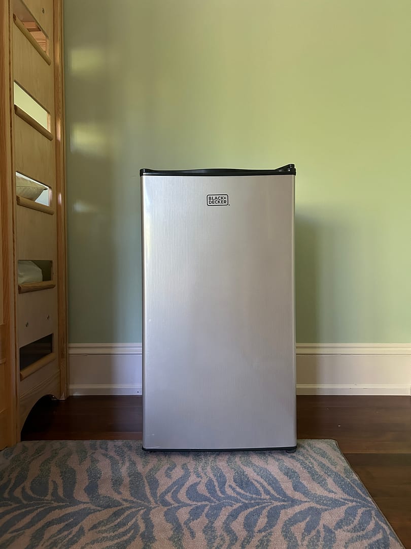 Black and Decker Mini Fridge Hunt Estate Sales